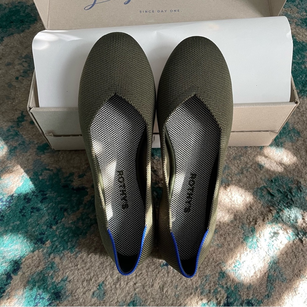 Cypress The Flat Rothy’s Size 8